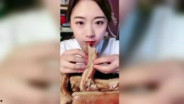 娱乐吃瓜酱女生